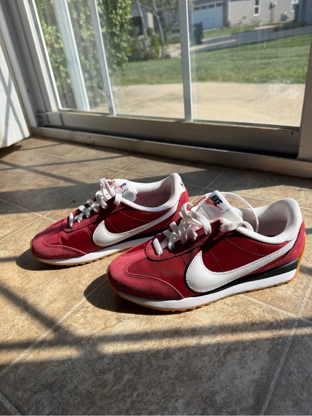 Nike Men’s Maroon & White Retro Running Sneakers